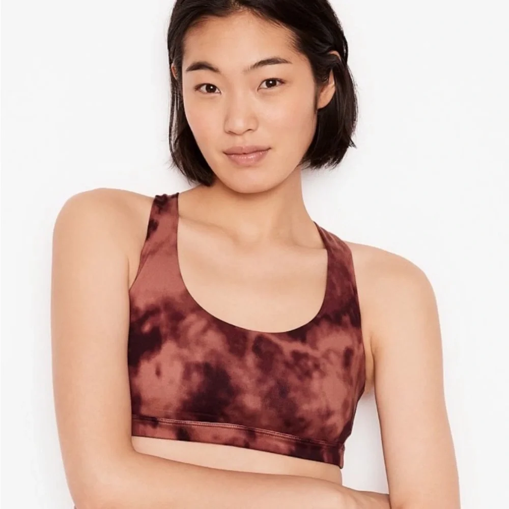 ⭐️ Victoria’s Secret Strappy Back Impact Sports Bra